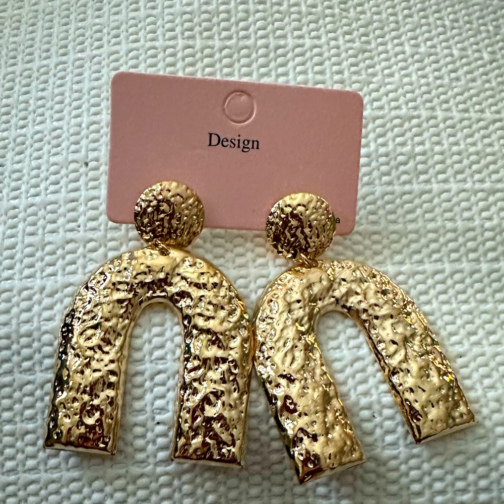 Gold Tone Dangle Pierced Earrings